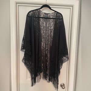 Bebe fringe kimono